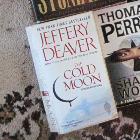 Jeffery Deaver the Cold Moon Mended Paperback Bundle for $1 Lincoln Rhyme Novel - Picture 2 of 4